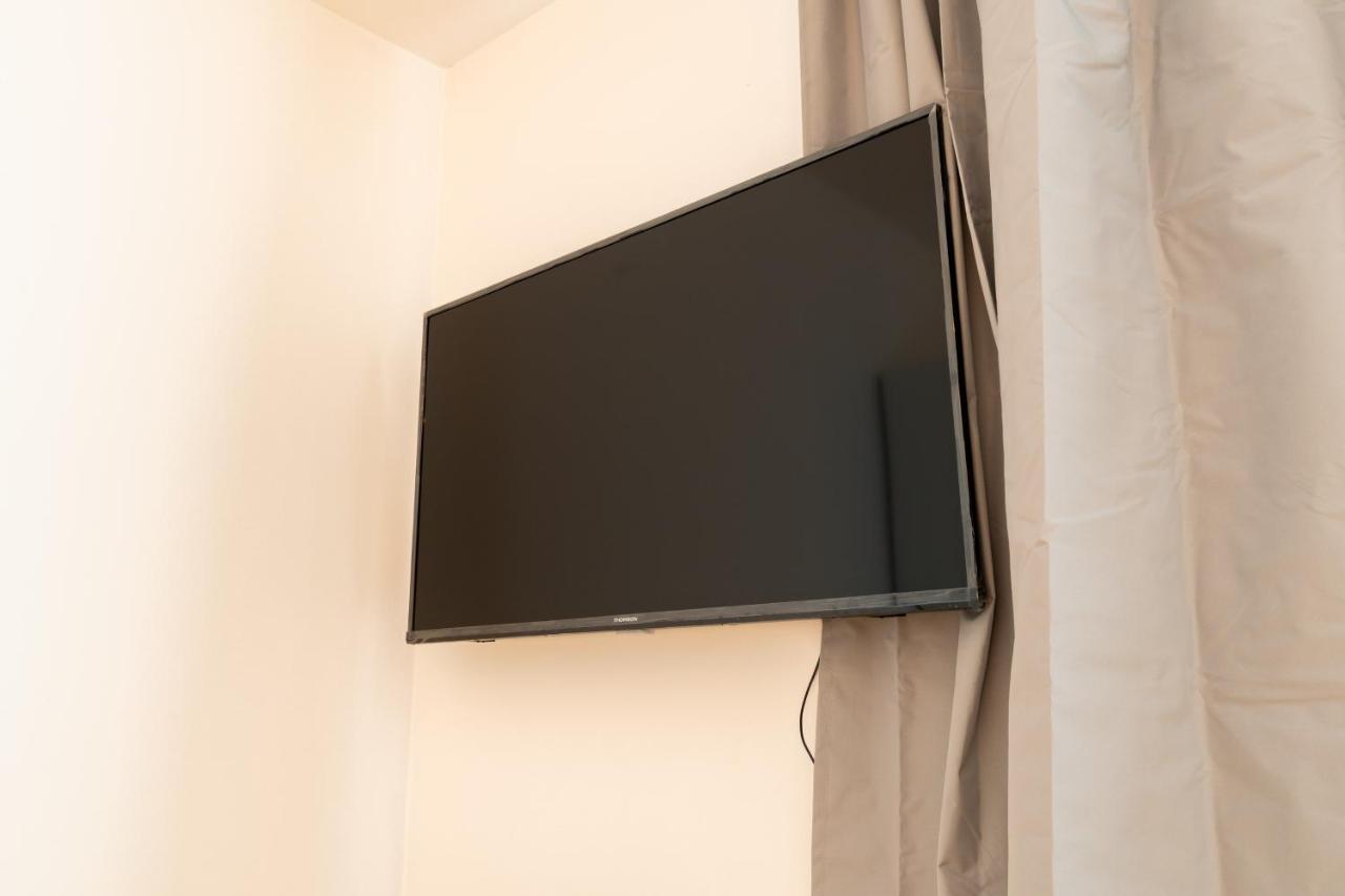 Brand New Studio Apartment #51 With Free Secure Parking In The Center Prag Exterior foto