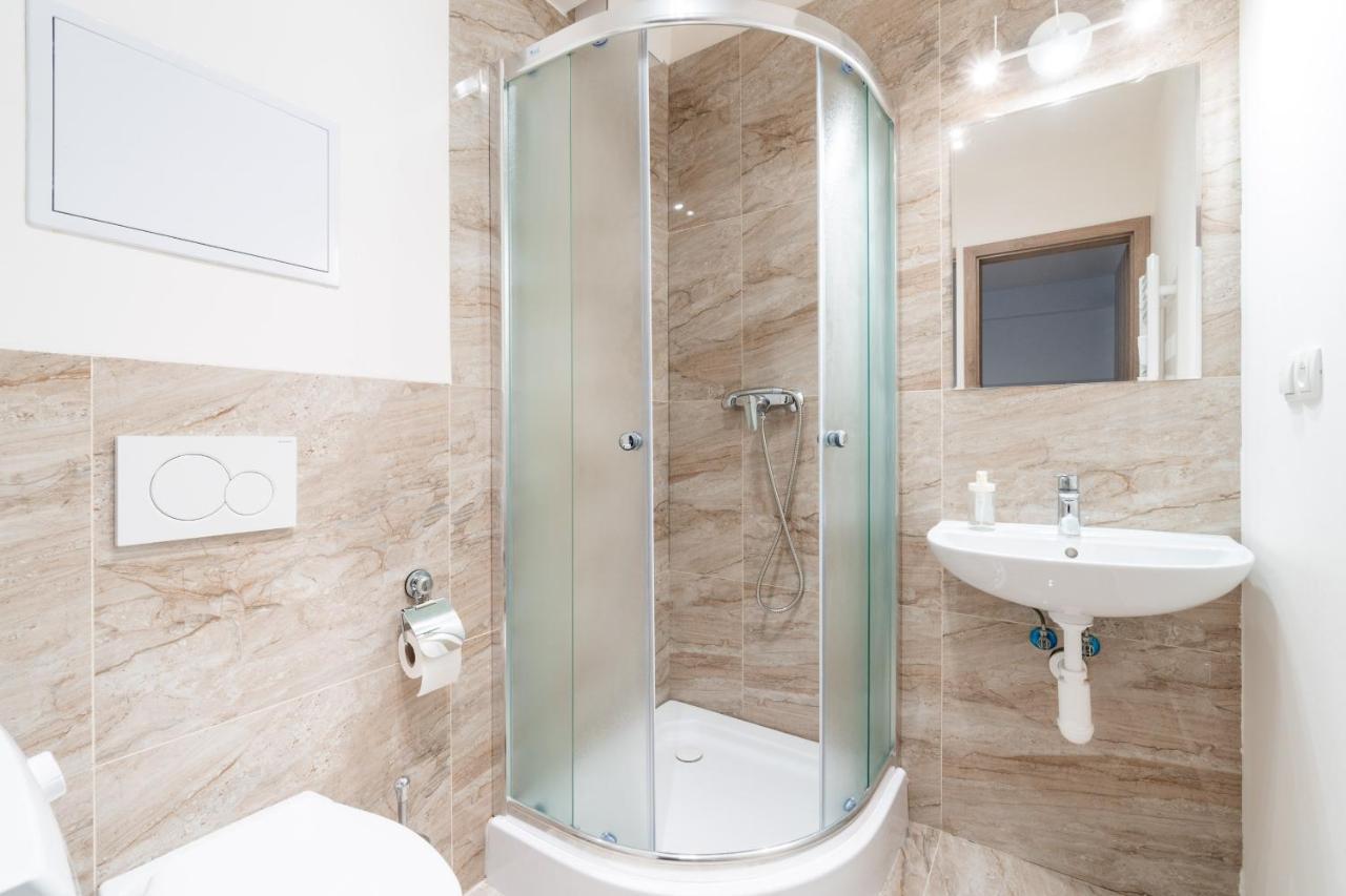 Brand New Studio Apartment #51 With Free Secure Parking In The Center Prag Exterior foto